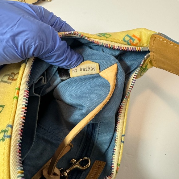 VTG SET DOONEY AND BOURKE multicolor monogram barrel and shoulder bags - Picture 6 of 7